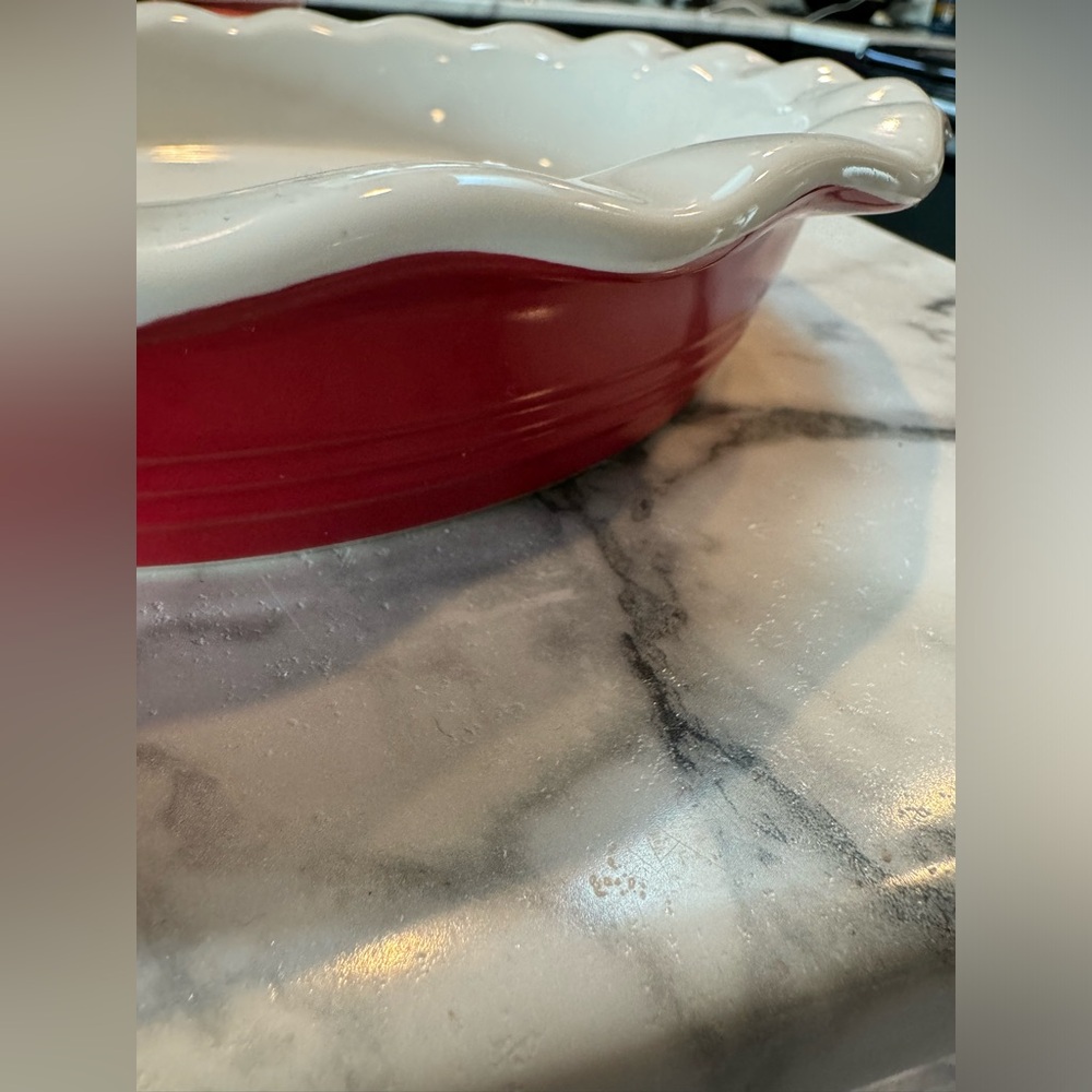 Stoneware 11 inch pipe plate with ruffled edge, red and white